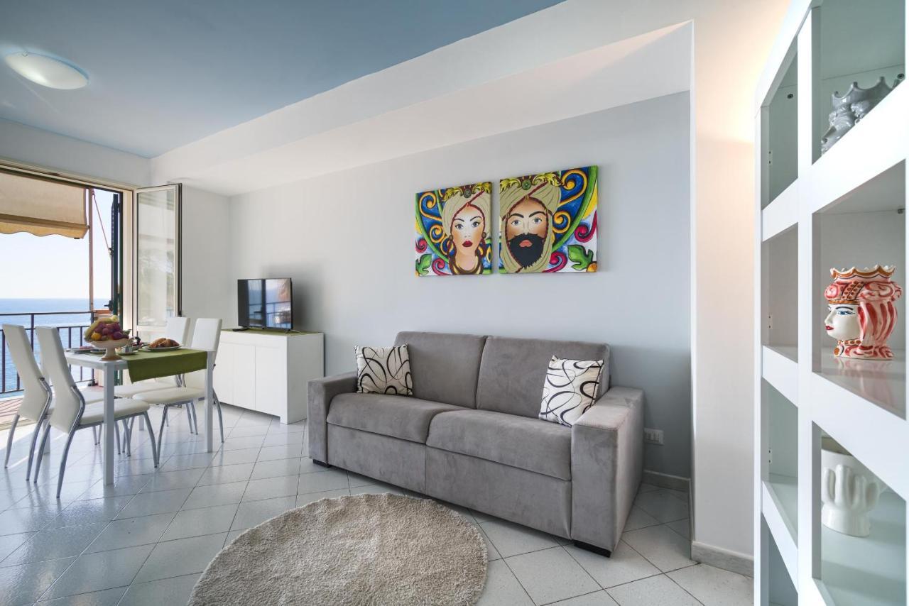 Loft Balcone Sul Mare Apartment Letojanni Exterior photo